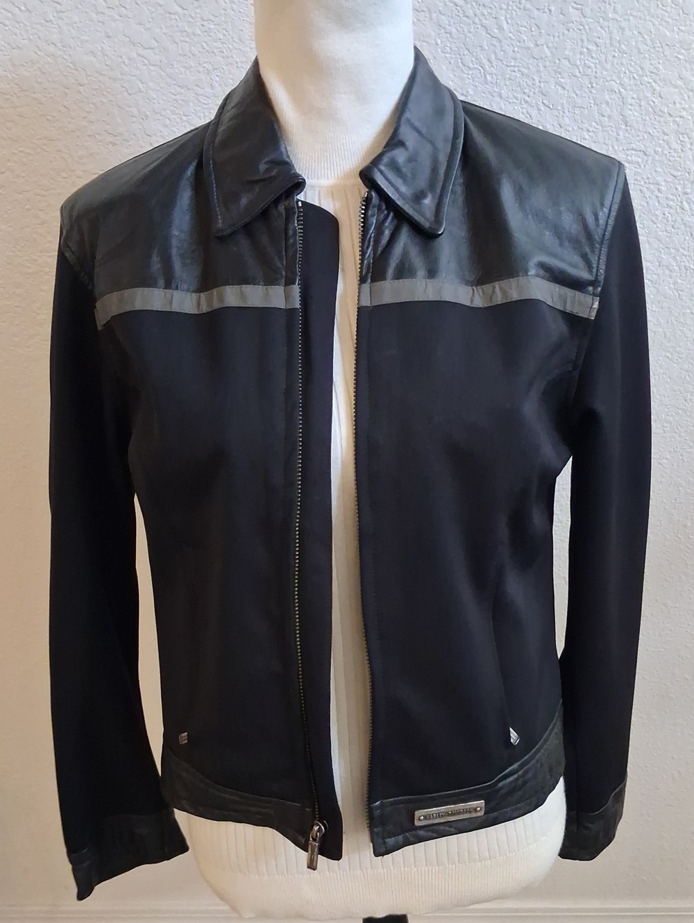 Vintage 2002 (Some Flaws) Harley-Davidson Black 2 Piece  Leather & Spandex (M) 8